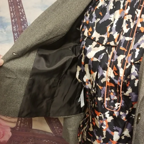 Ann Taylor 2 button petite blazer - Picture 5 of 6